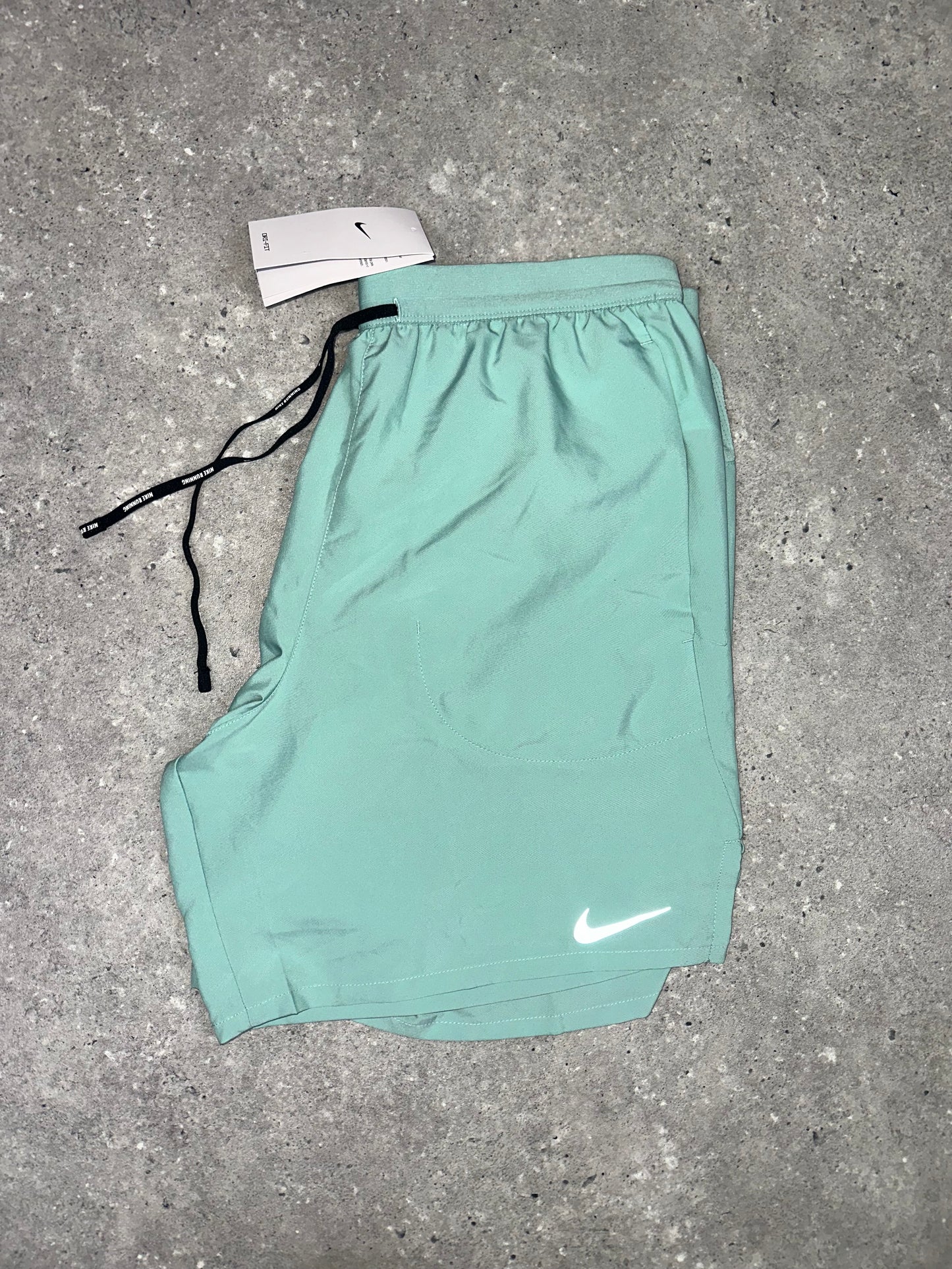 Nike Challenger Shorts (Mineral Green)
