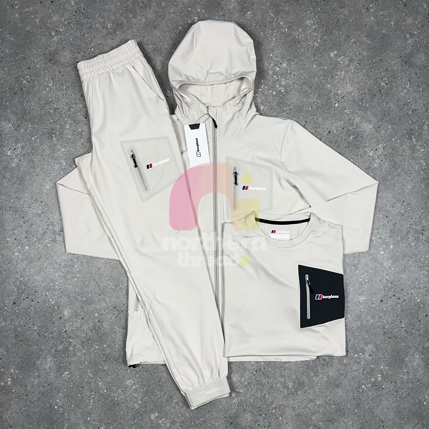 Berghaus Woven Tracksuit Tri Set (Beige)