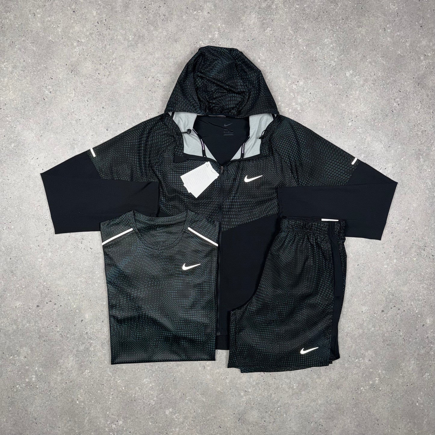 Nike Rave Windbreaker Tri Set (Green/Black)