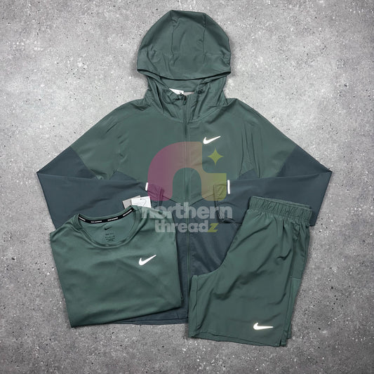 Nike Windbreaker Tri Set (Khaki)