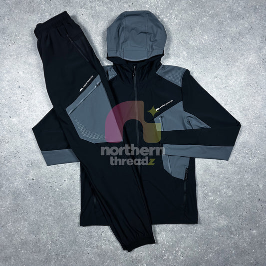Monterrain Woven Dynamic Tracksuit (Black/Grey)