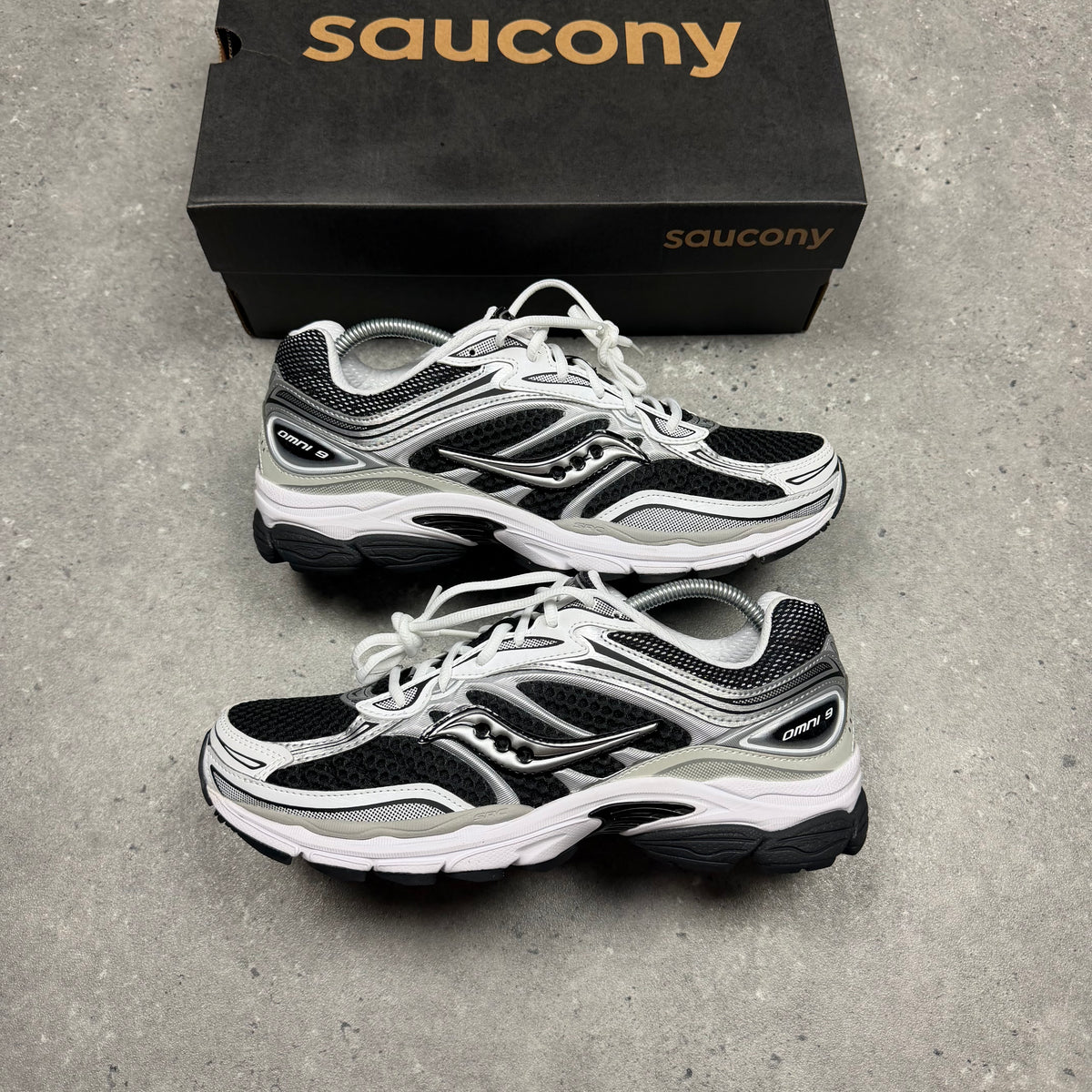 Saucony ProGrid Omni 9 'Black White'