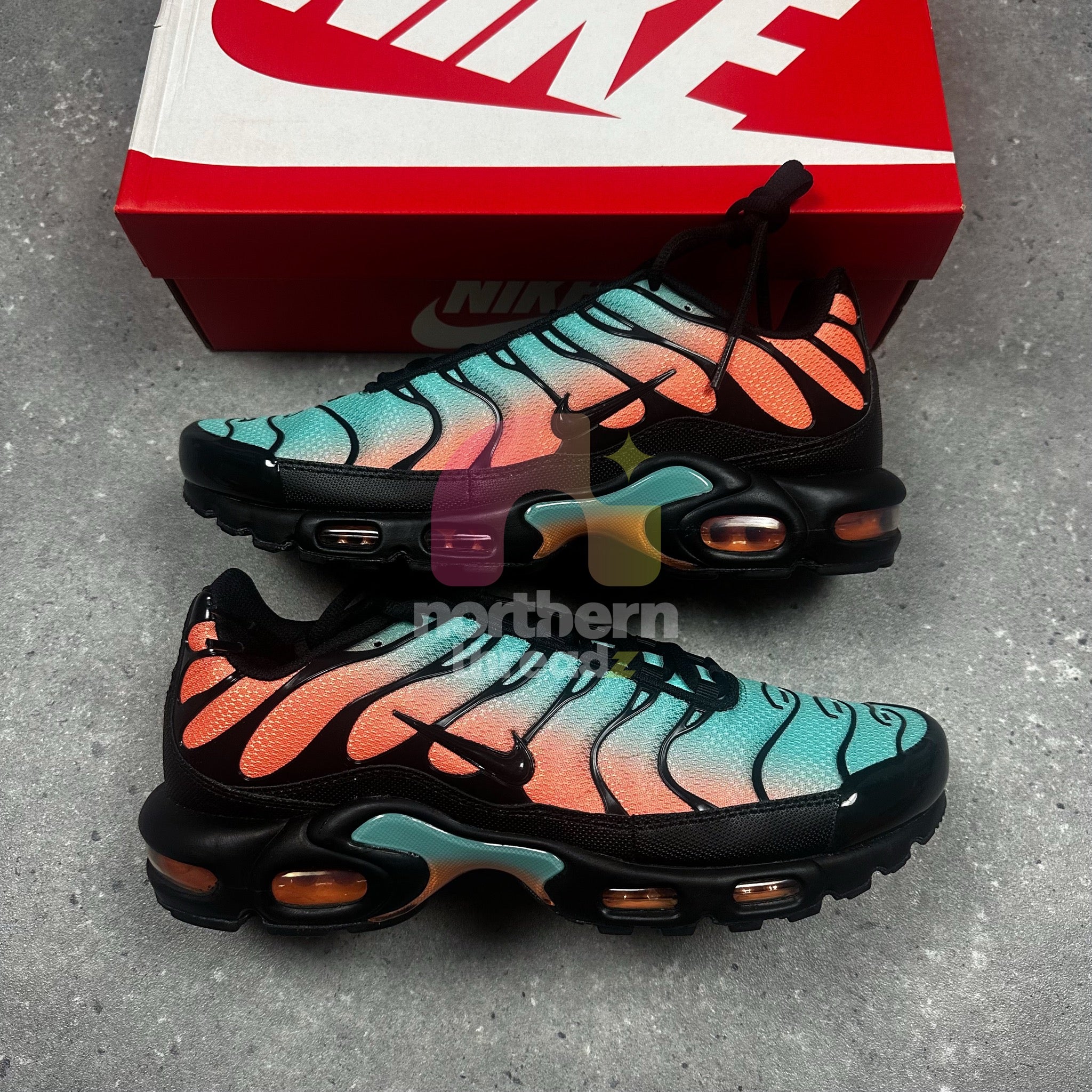 Nike Air Max Plus TN (Turqoise/Coral) - 7.5 - Footwear - Northern Threadz
